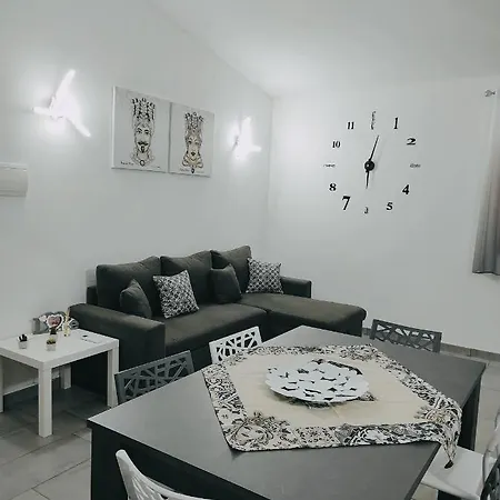 Hippodrom-independent With Pool Feriehus *