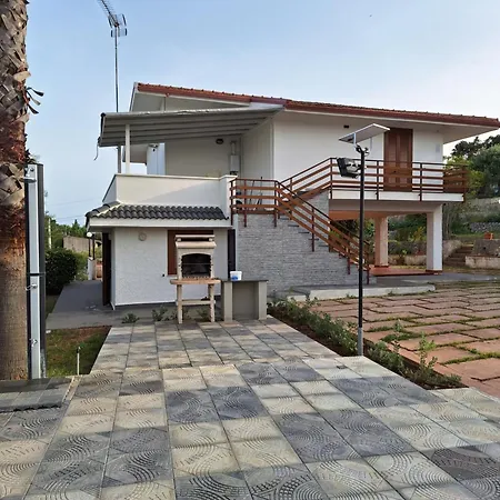 Hippodrom-independent With Pool Holiday home Syracuse